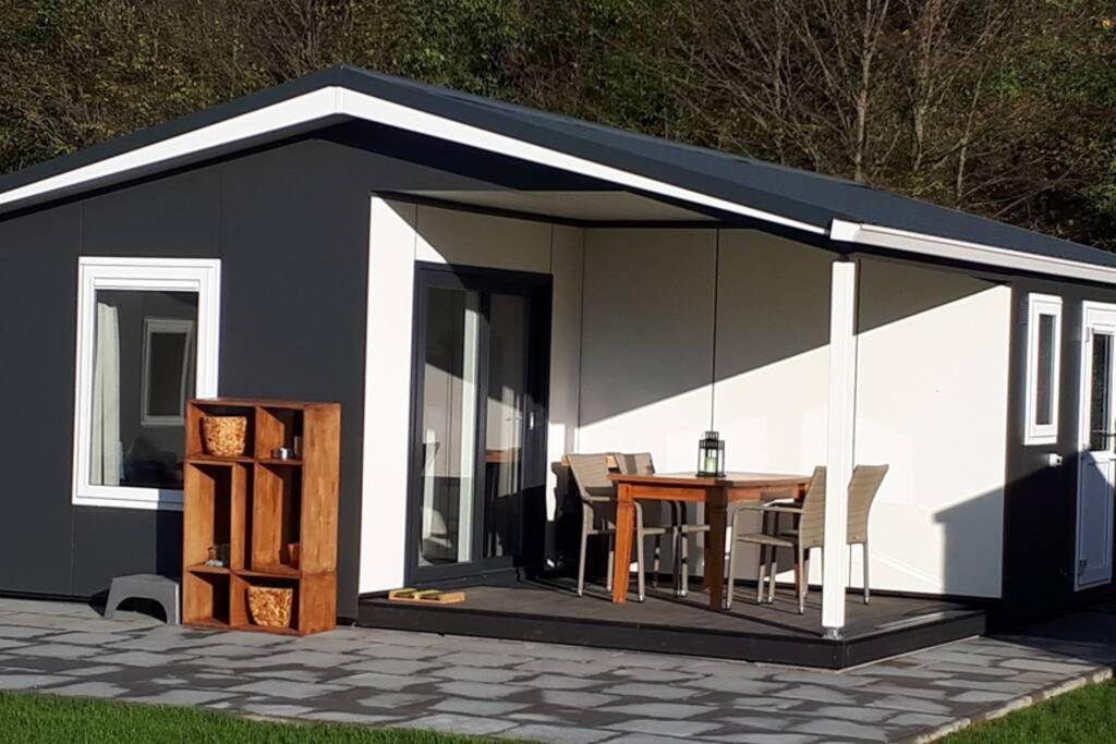 コブレンツ Ferienhaus Chalet Marc Am Moselbogenヴィラ エクステリア 写真